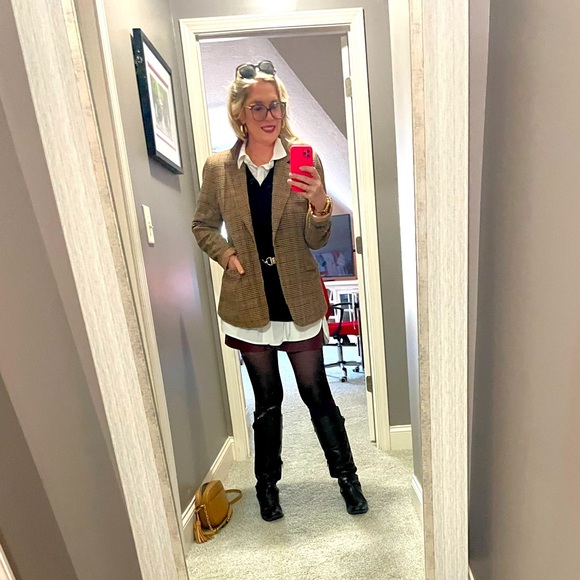 Size 10 brown pleather pants. They run slightly big-bit so cute for fall! - Picture 5 of 6